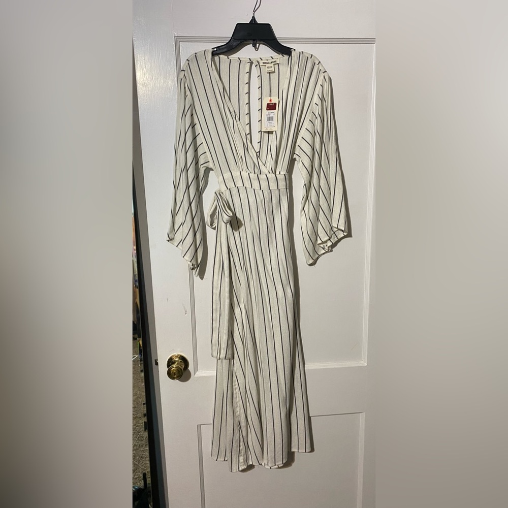 Black and cream striped billabong dress